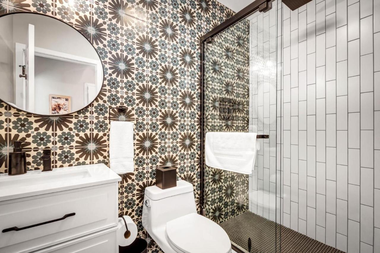 Two Bedroom-Queen In Master. Heart Of Downtown Vista Extérieur photo